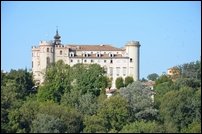 4 Costigliole d Asti scorcio sul castello sede della ICIF.JPG